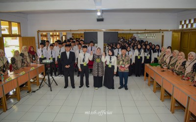 AKHIRI MASA BELAJAR DENGAN PENGUATAN SPIRITUAL. 177 Murid Kelas IX MTs Serba Bakti Mengikuti Pembinaan Ibadah Menjelang Kelulusan