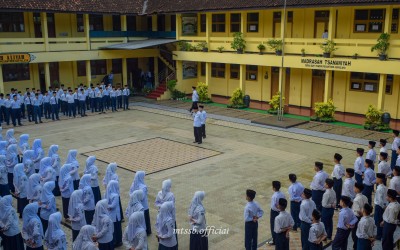 Kepala Madrasah Bersama Pengawas Pembina Kemenag Monitoring Hari Pertama Ujian Madrasah di MTs Serba Bakti Pontren Suryalaya