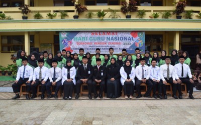 PERINGATI HARI GURU NASIONAL TAHUN 2022, MTS SERBA BAKTI GELAR UPACARA DENGAN KHIDMAT